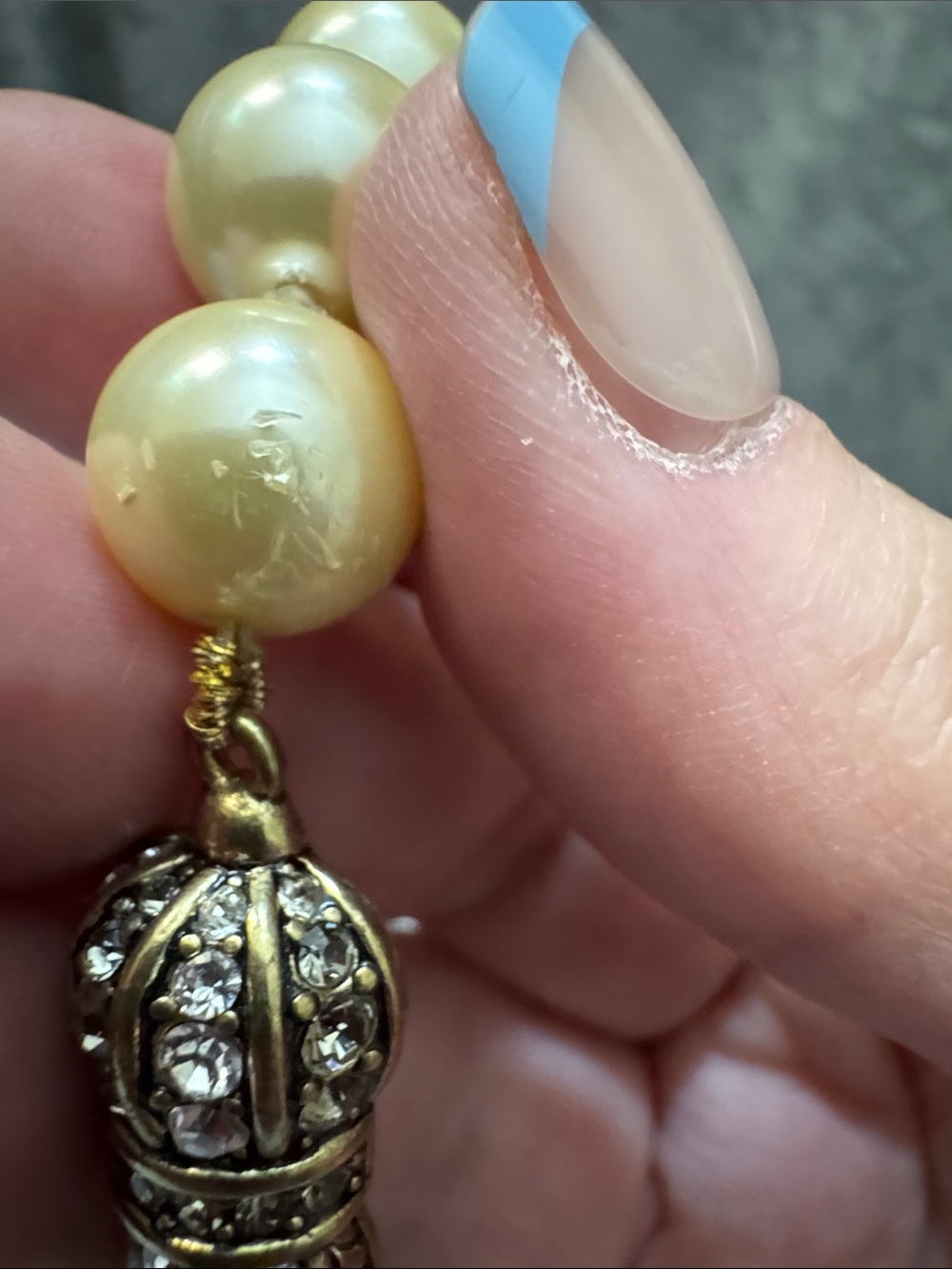Heidi Daus “Lavish Layers” Art Deco style necklace, minor flaws as pictured. - Picture 7 of 8